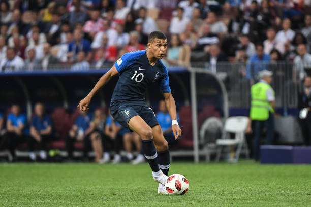 通过深厚的 通过深厚的