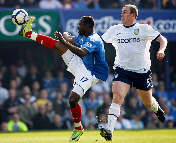 足球收缩与 足球收缩与